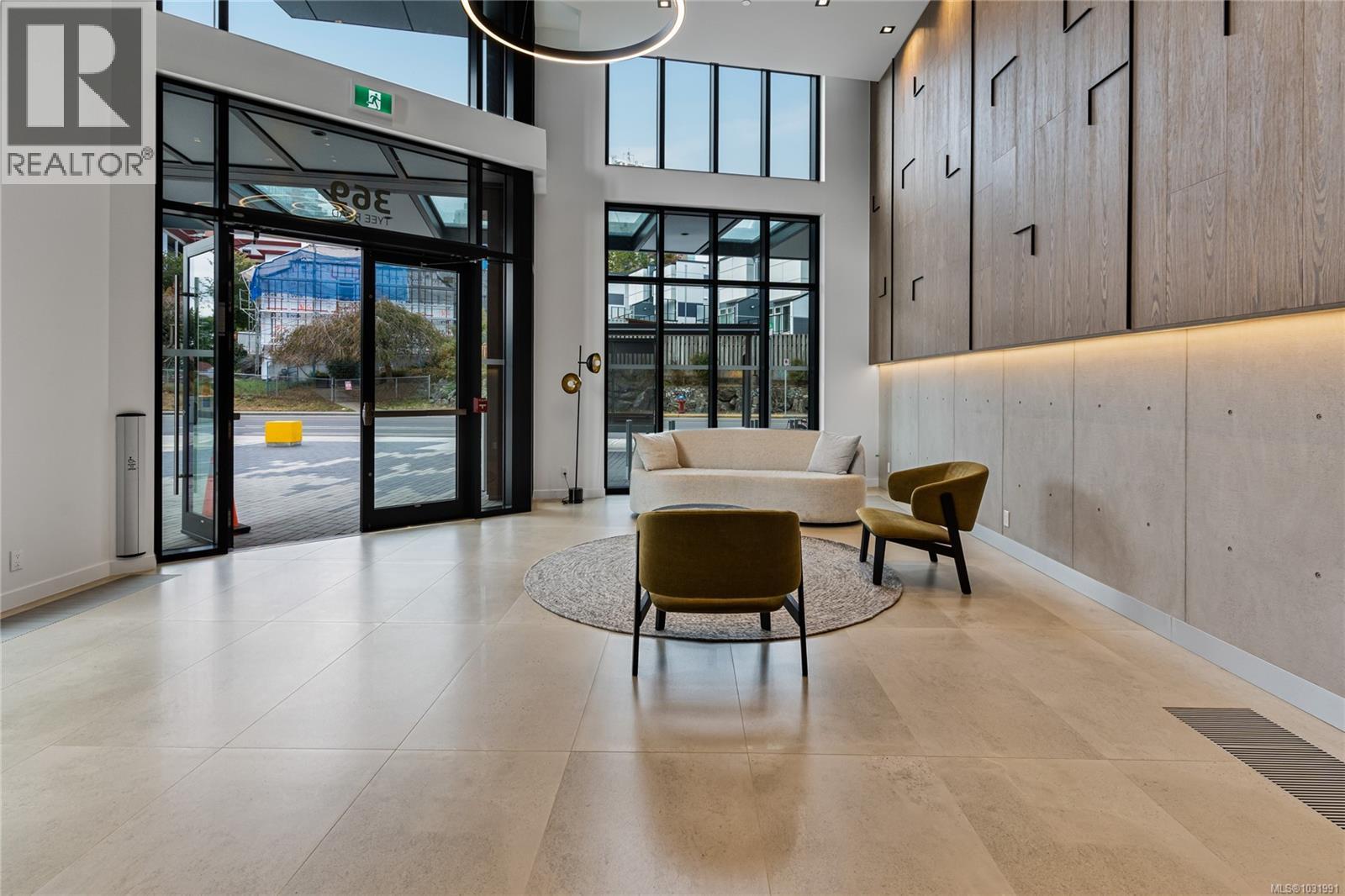 #507 369 TYEE RD - 33