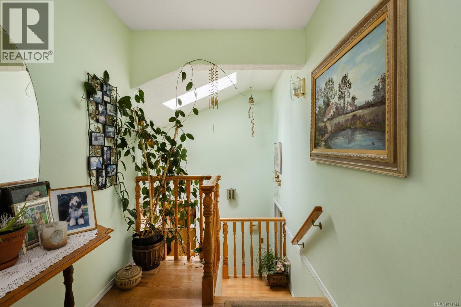  2832 Cadboro Bay Road, Oak Bay