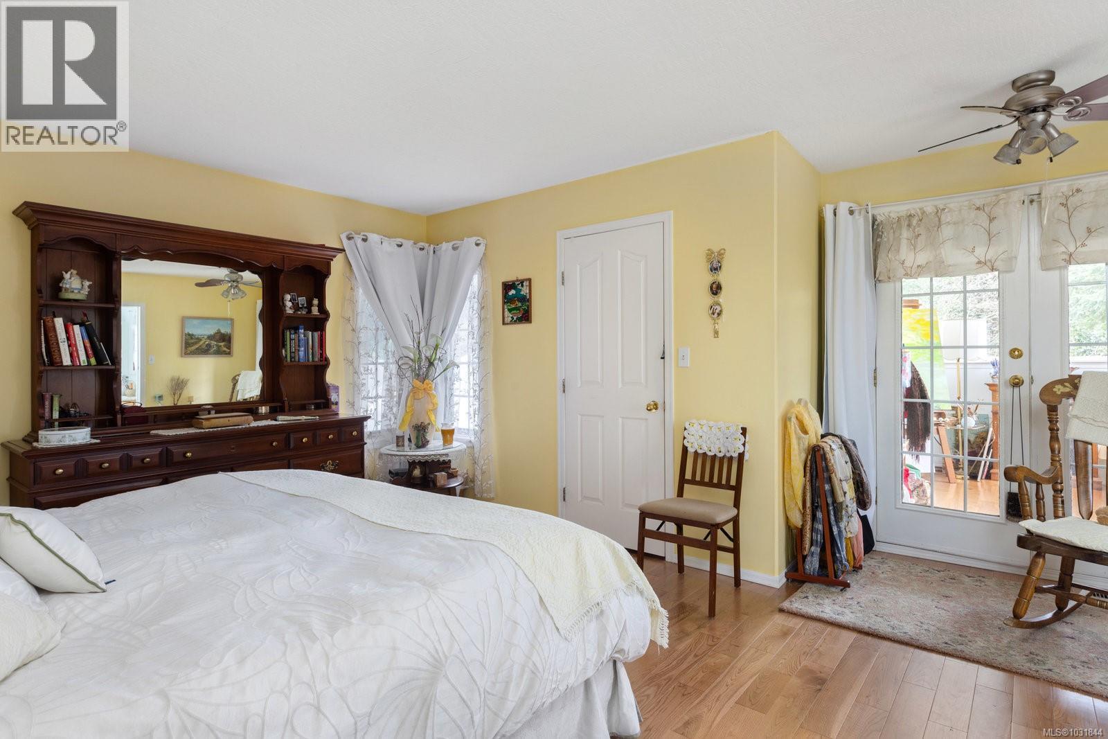  2832 Cadboro Bay Road, Oak Bay