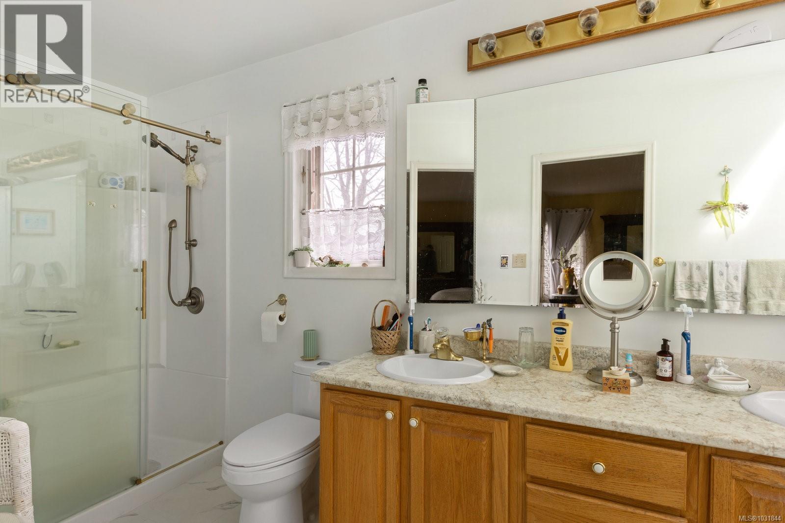  2832 Cadboro Bay Road, Oak Bay