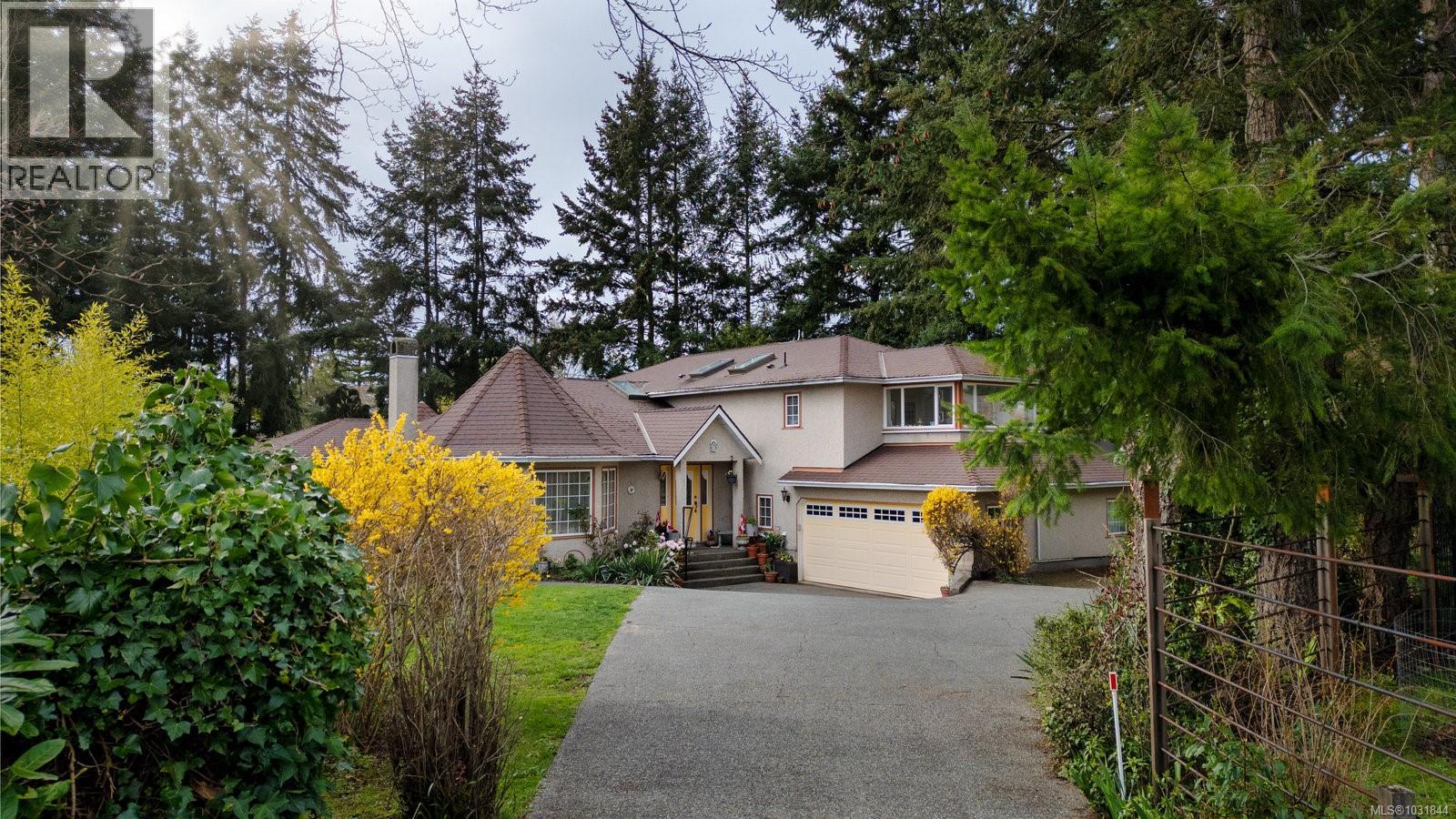  2832 Cadboro Bay Road, Oak Bay
