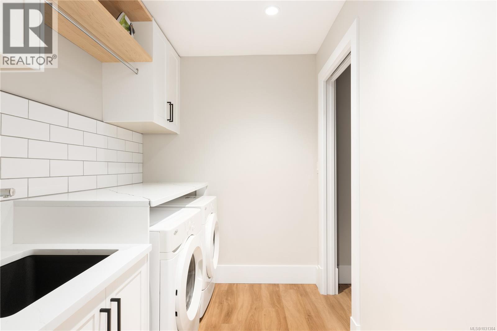  2194 Central Avenue, Oak Bay