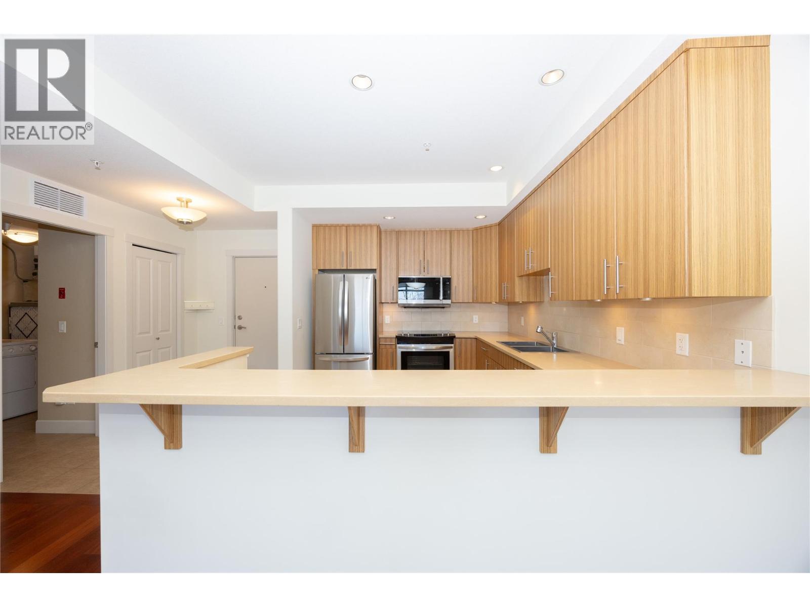 307 457 West Avenue, Kelowna