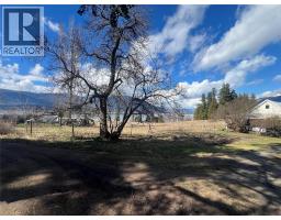 2351 Lakeshore Road Ne, Salmon Arm, BC V1E3X9 Photo 21