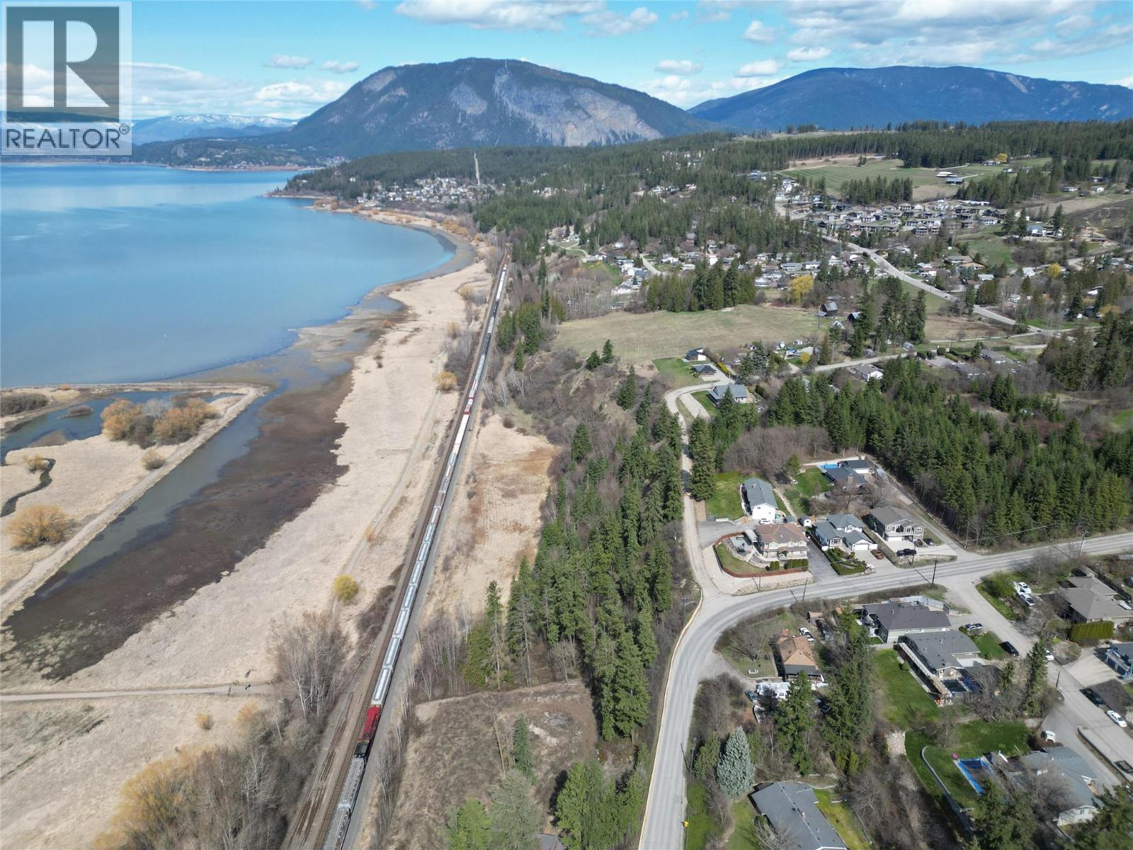 2351 LAKESHORE ROAD NE - Image 3