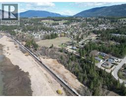 2351 Lakeshore Road Ne, Salmon Arm, BC V1E3X9 Photo 6