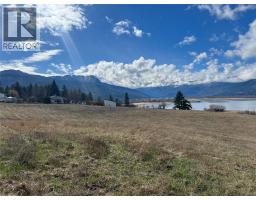 2351 Lakeshore Road Ne, Salmon Arm, BC V1E3X9 Photo 9