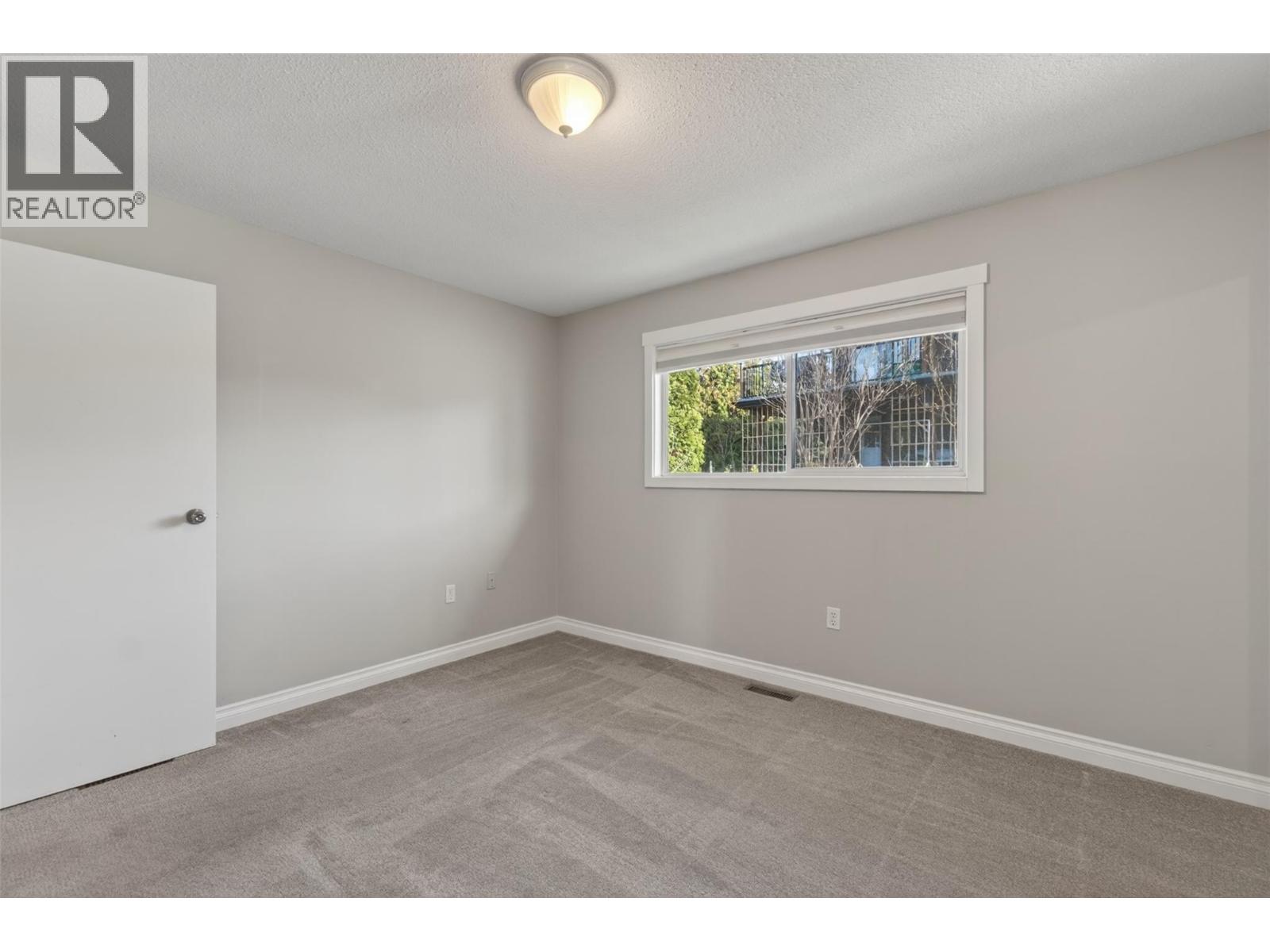 1453 OKANAGAN AVENUE NE - 9