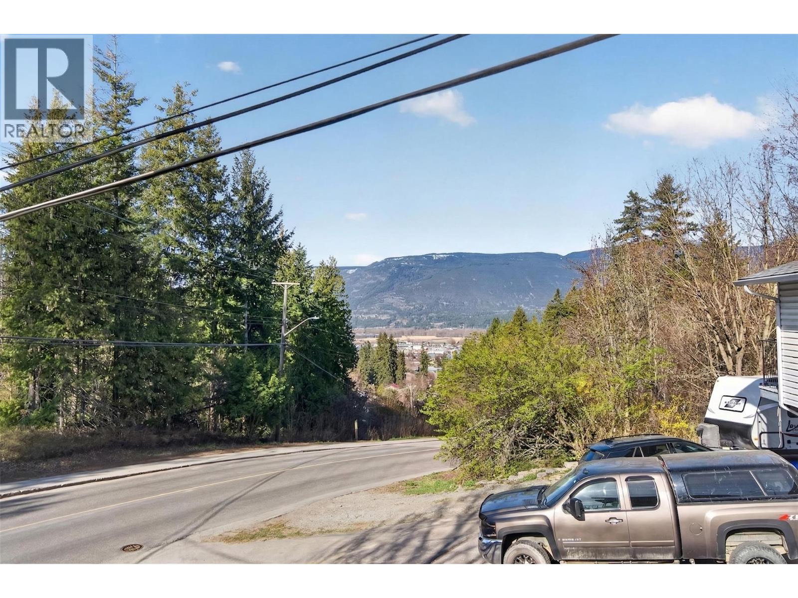 1453 OKANAGAN AVENUE NE - 58