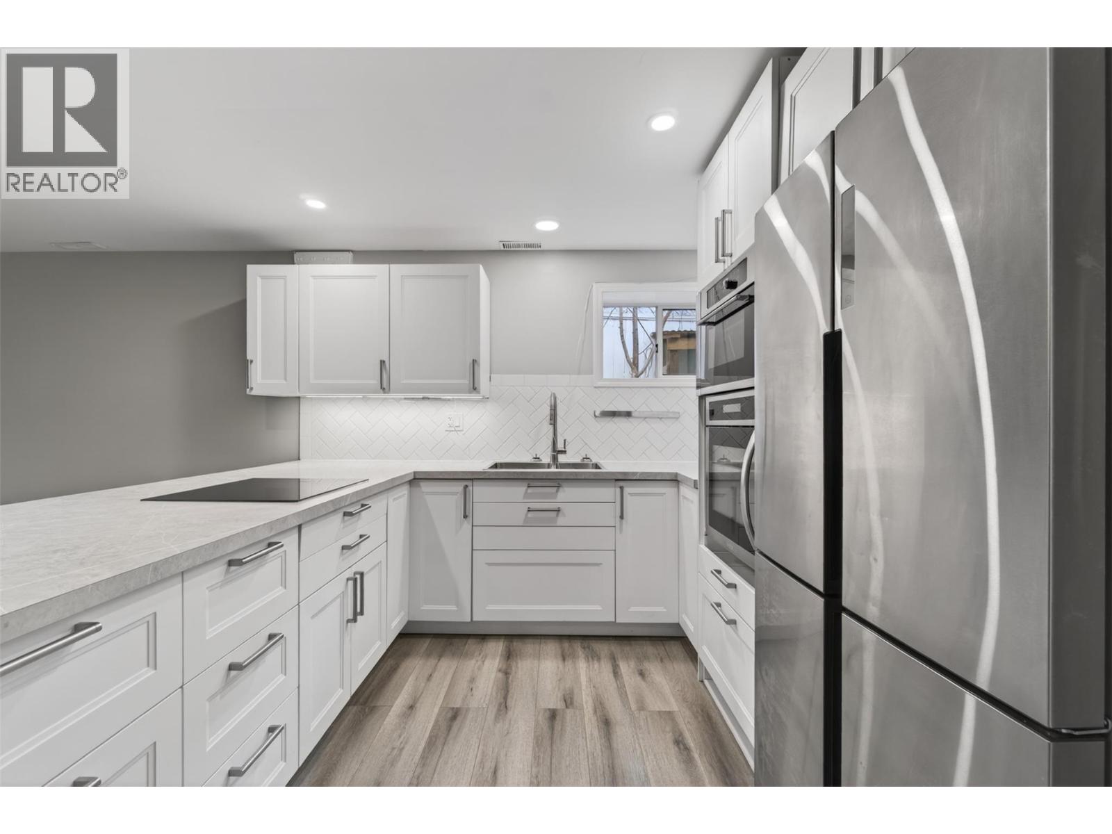 1453 OKANAGAN AVENUE NE - 31