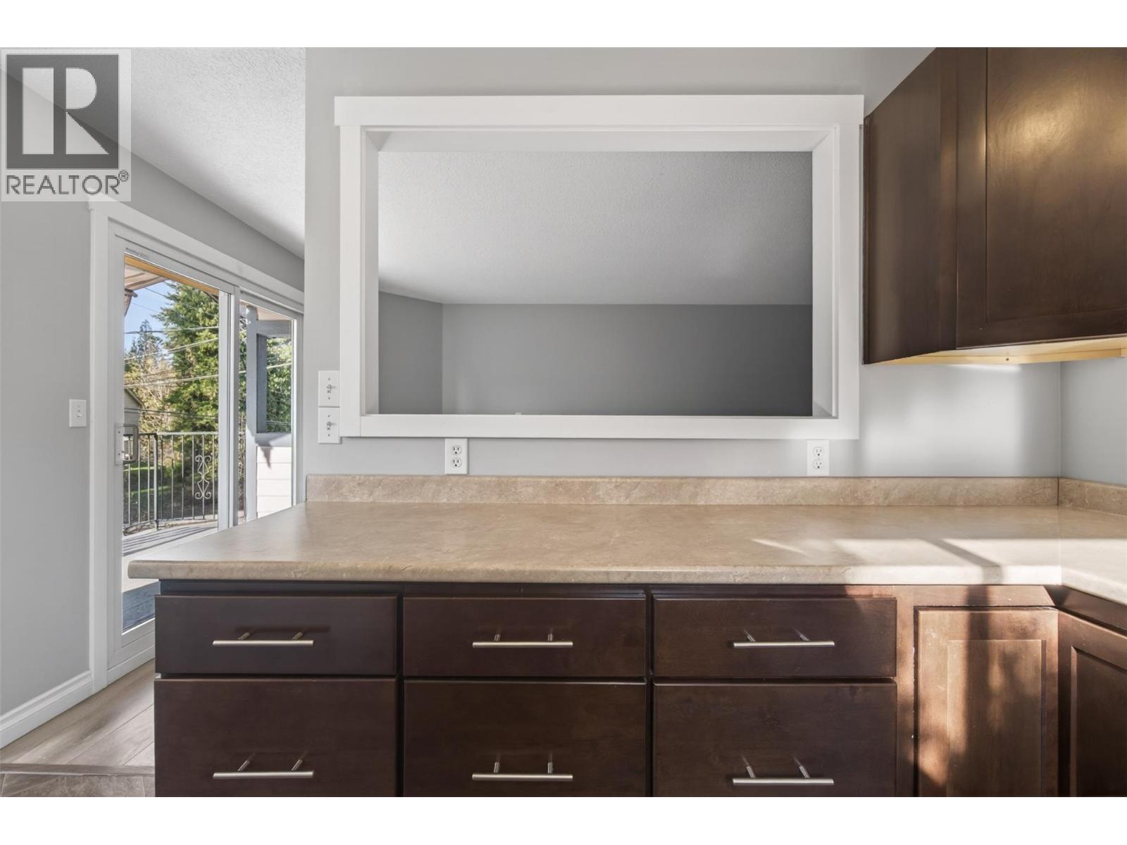 1453 OKANAGAN AVENUE NE - 27