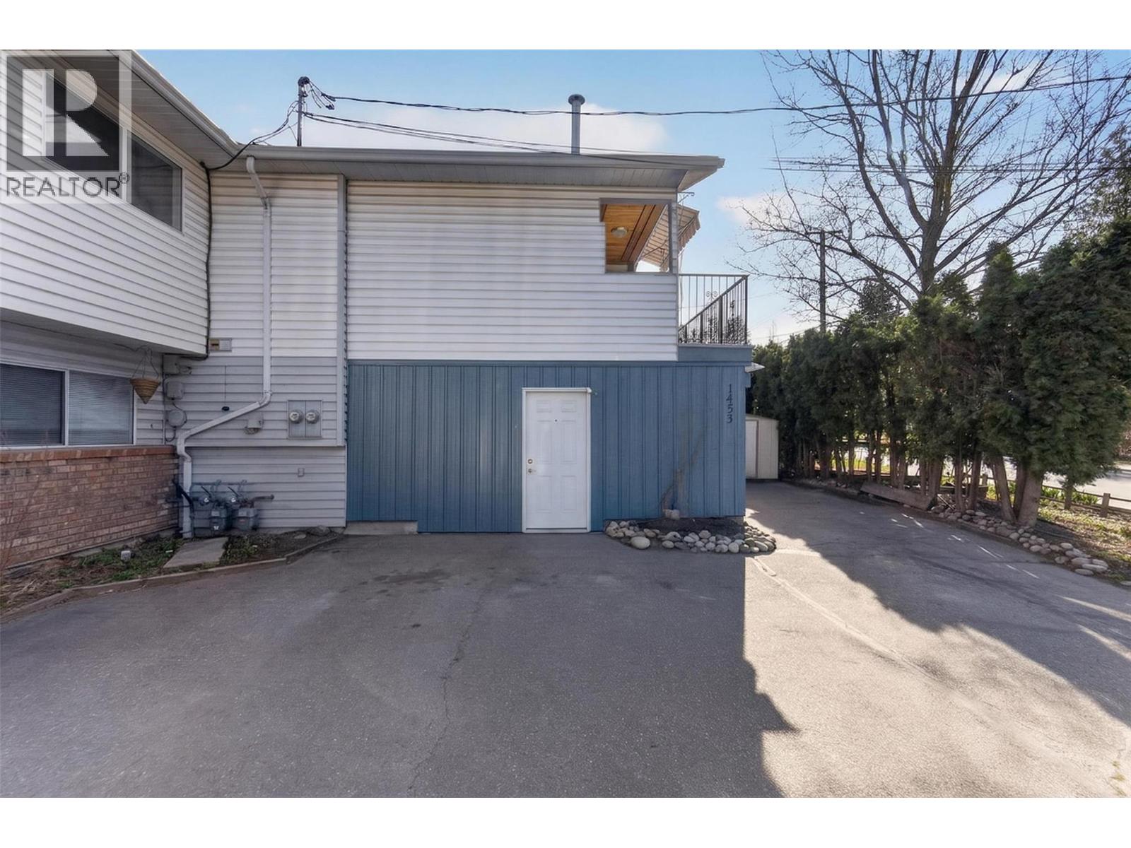 1453 OKANAGAN AVENUE NE - 75