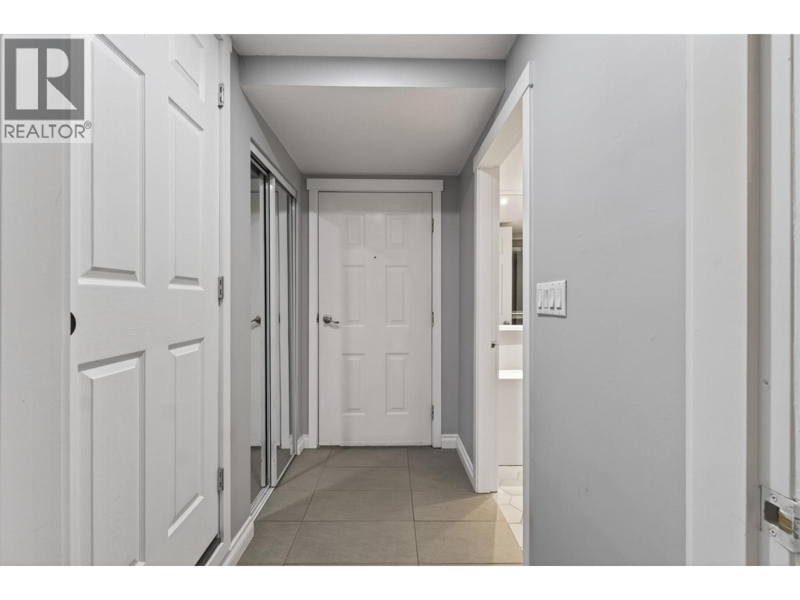 1453 OKANAGAN AVENUE NE - 46