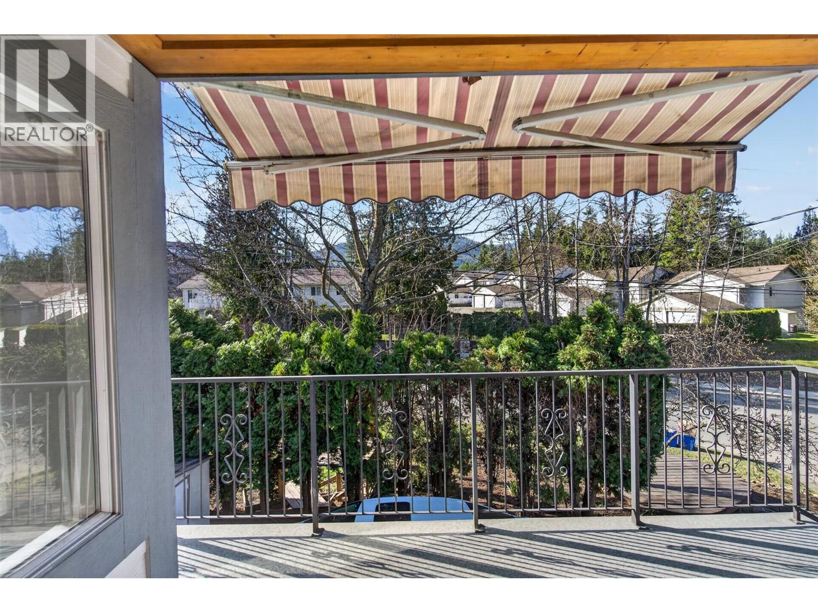 1453 OKANAGAN AVENUE NE - 53