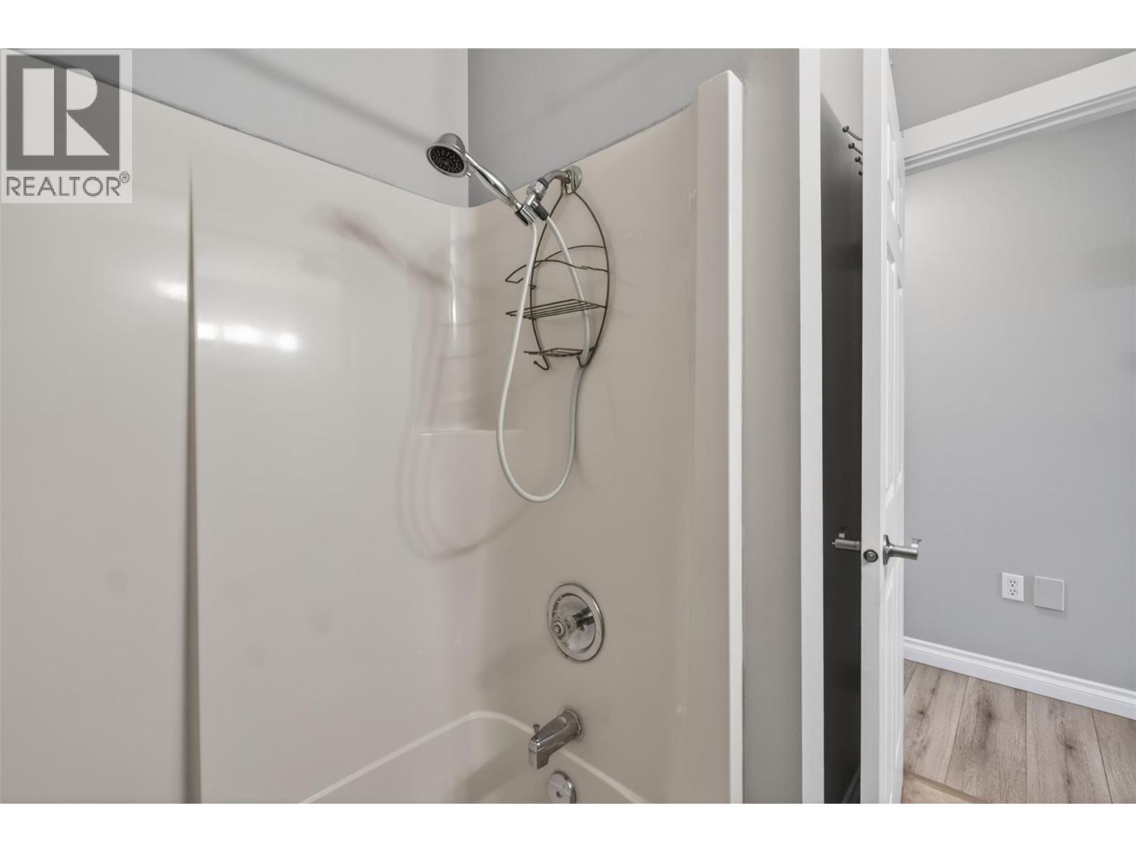 1453 OKANAGAN AVENUE NE - 18