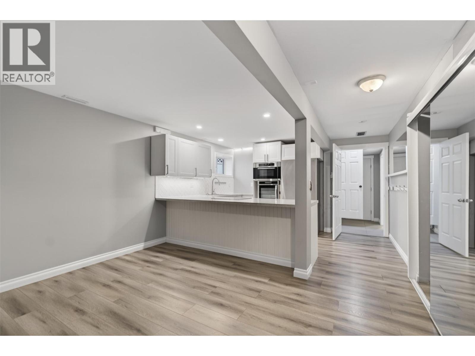 1453 OKANAGAN AVENUE NE - 38