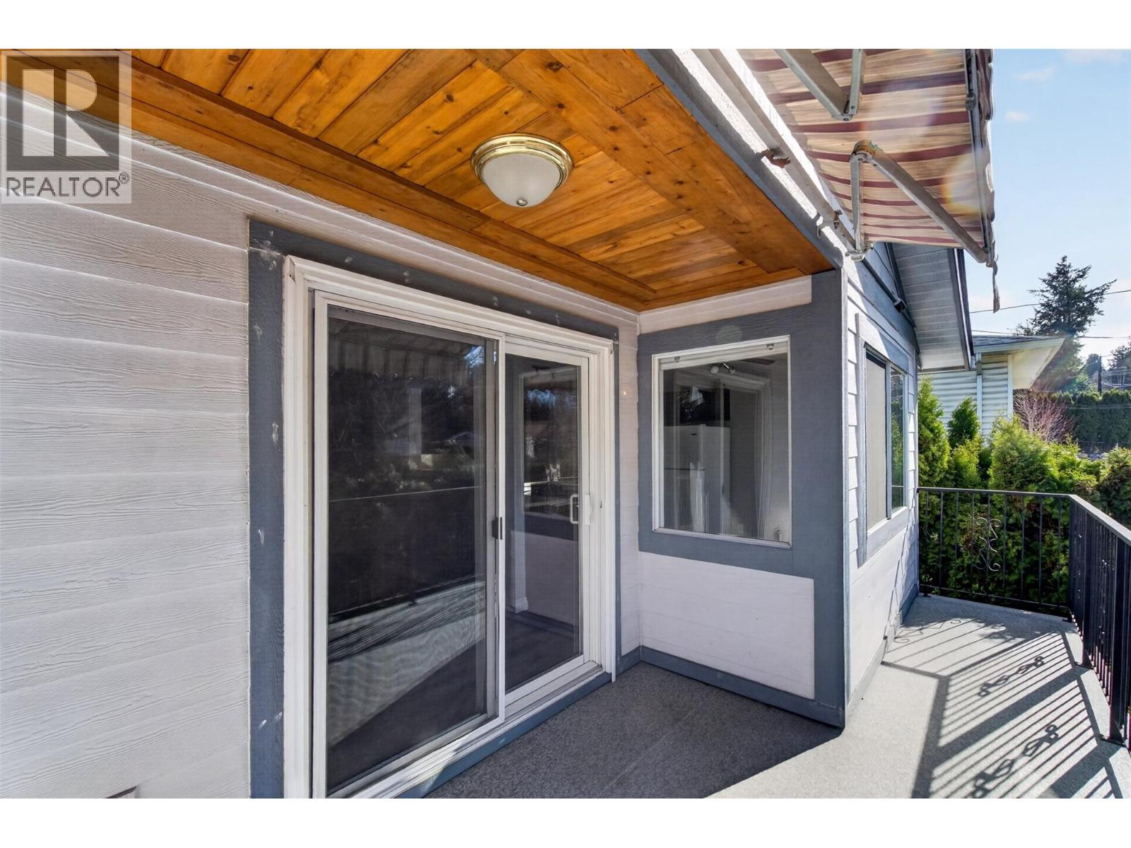 1453 OKANAGAN AVENUE NE - 56