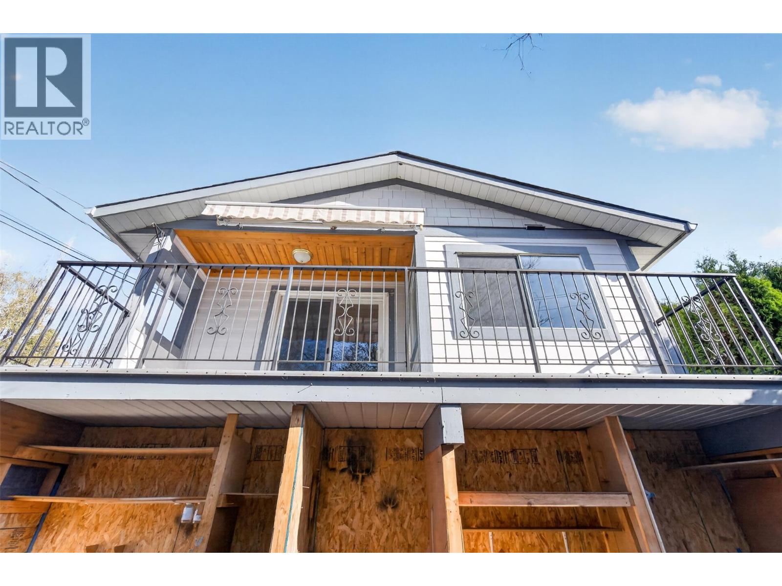 1453 OKANAGAN AVENUE NE - 72