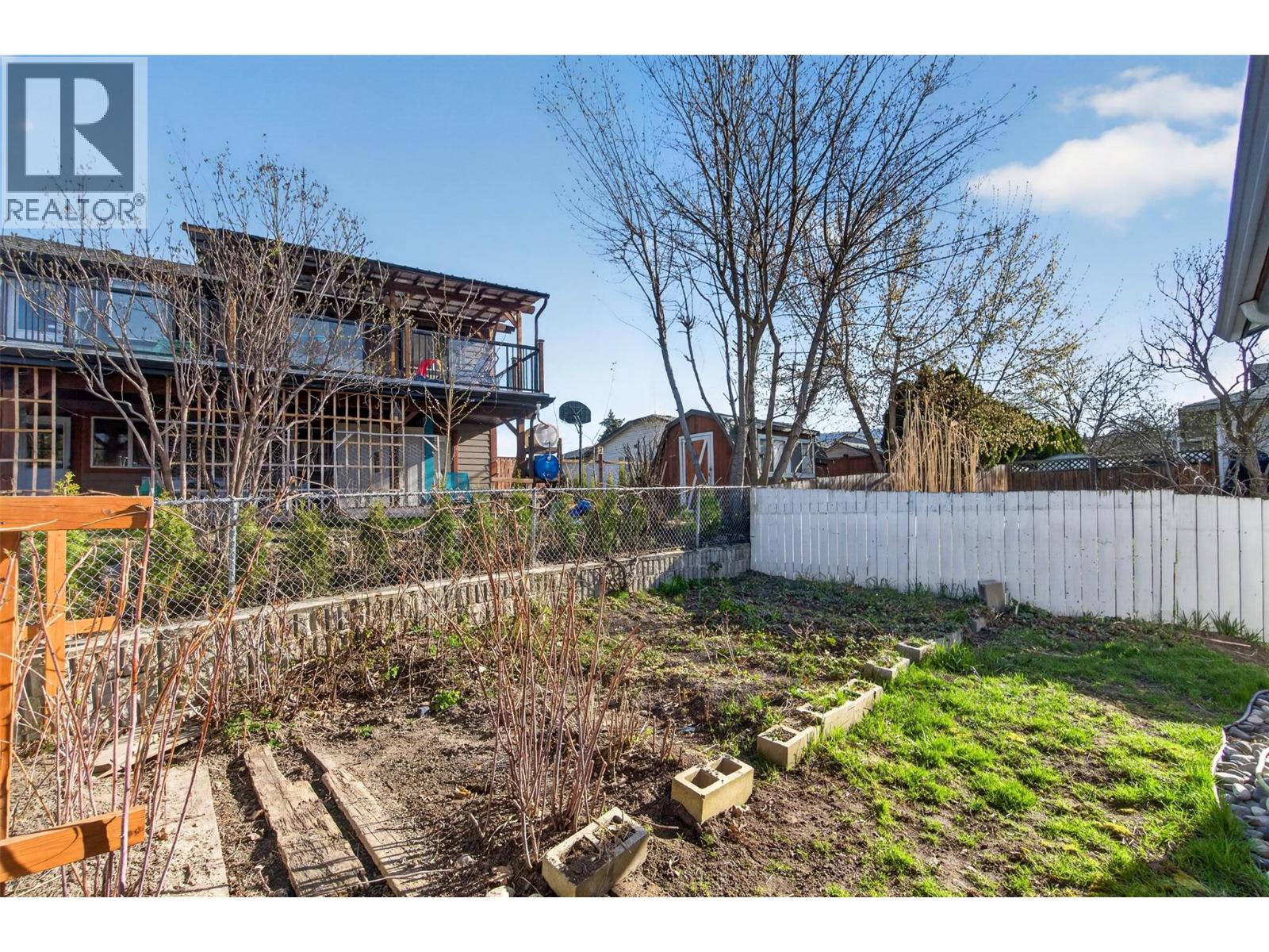 1453 OKANAGAN AVENUE NE - 63