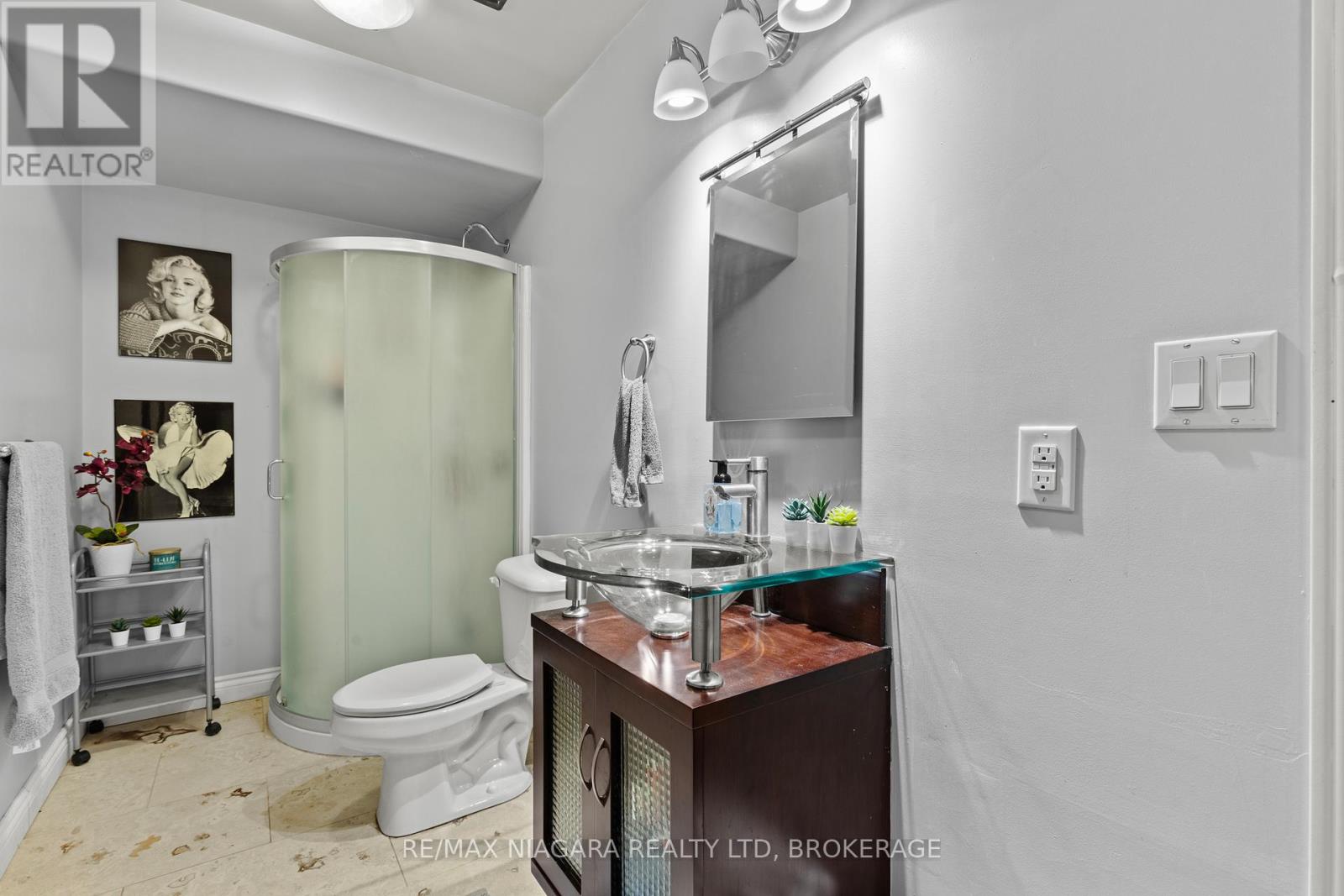 9147 HENDERSHOT BOULEVARD — photo 27