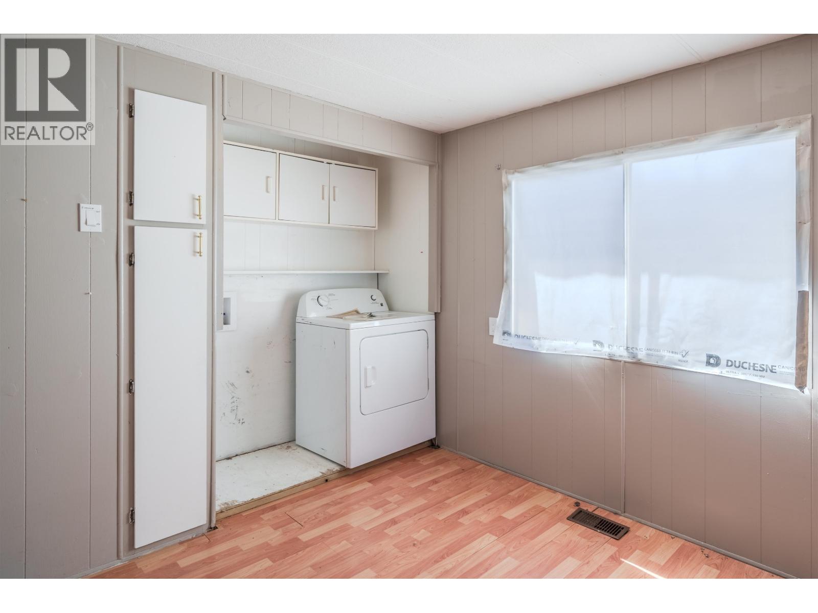 5469 SAUNDERS CRESCENT - 11