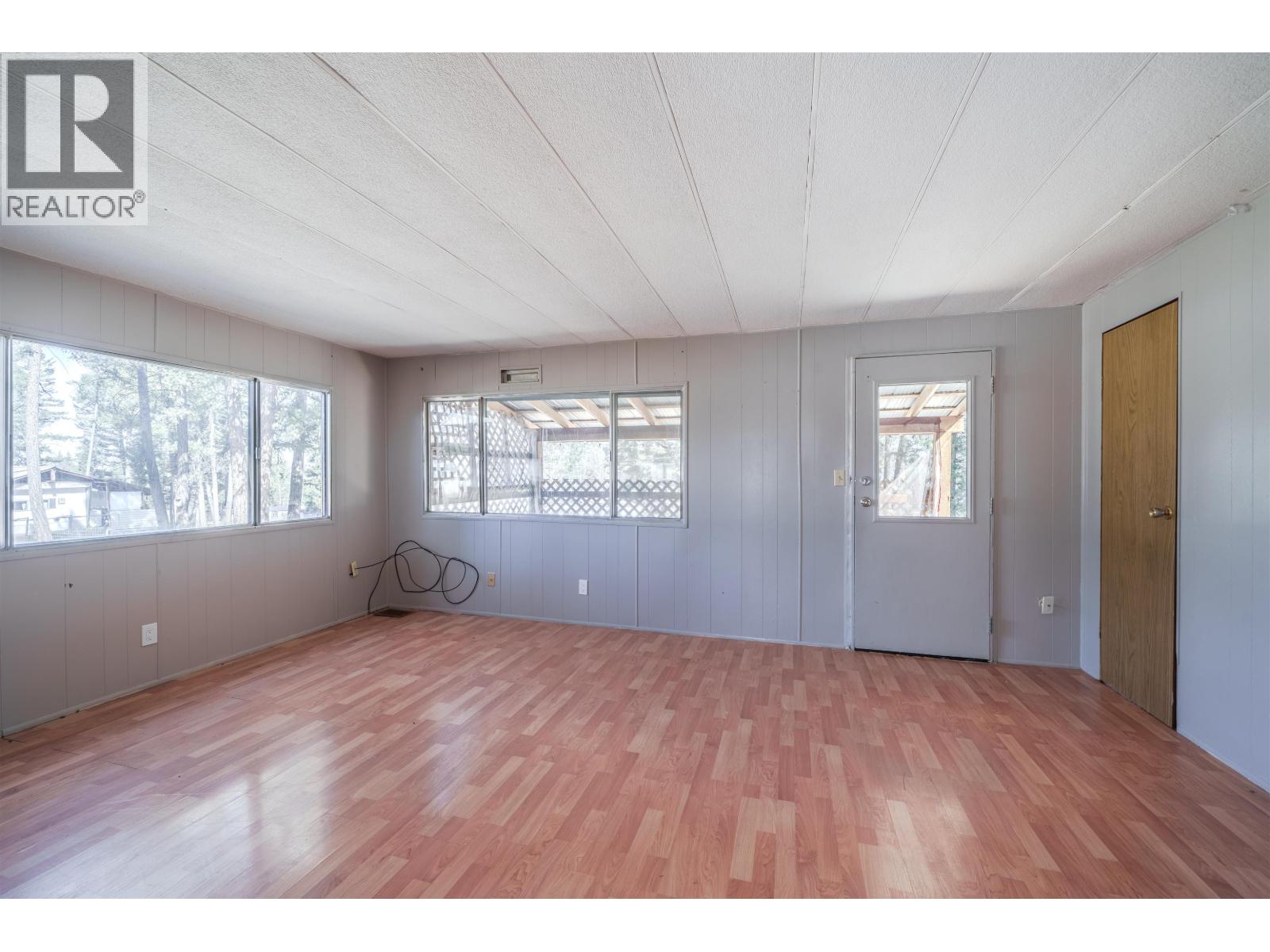 5469 SAUNDERS CRESCENT - 6