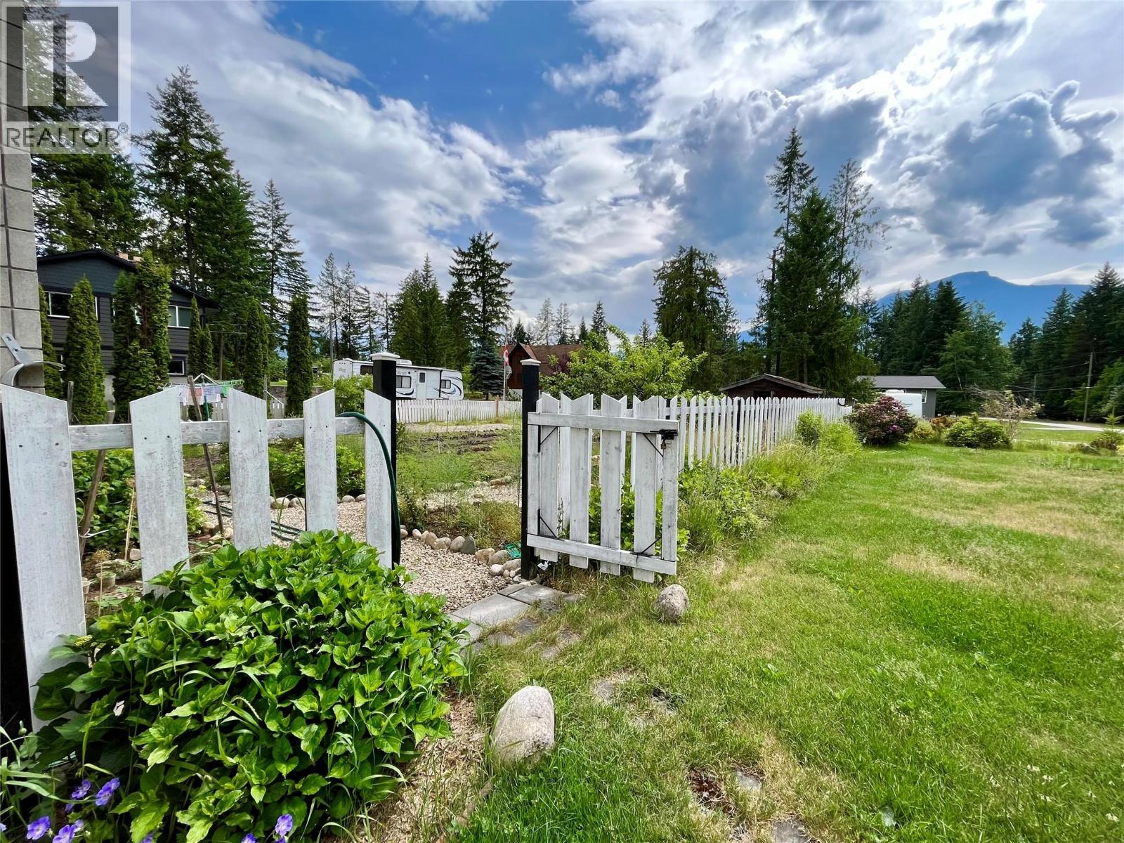 609 10TH AVENUE NW - 25