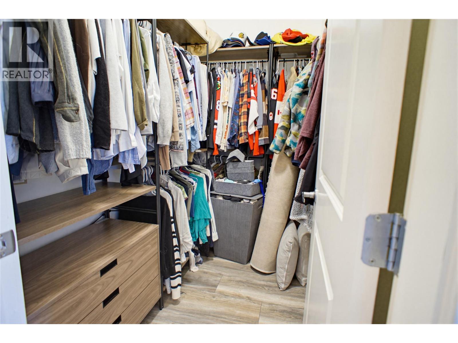 #6 2046 ROBSON Place - 12