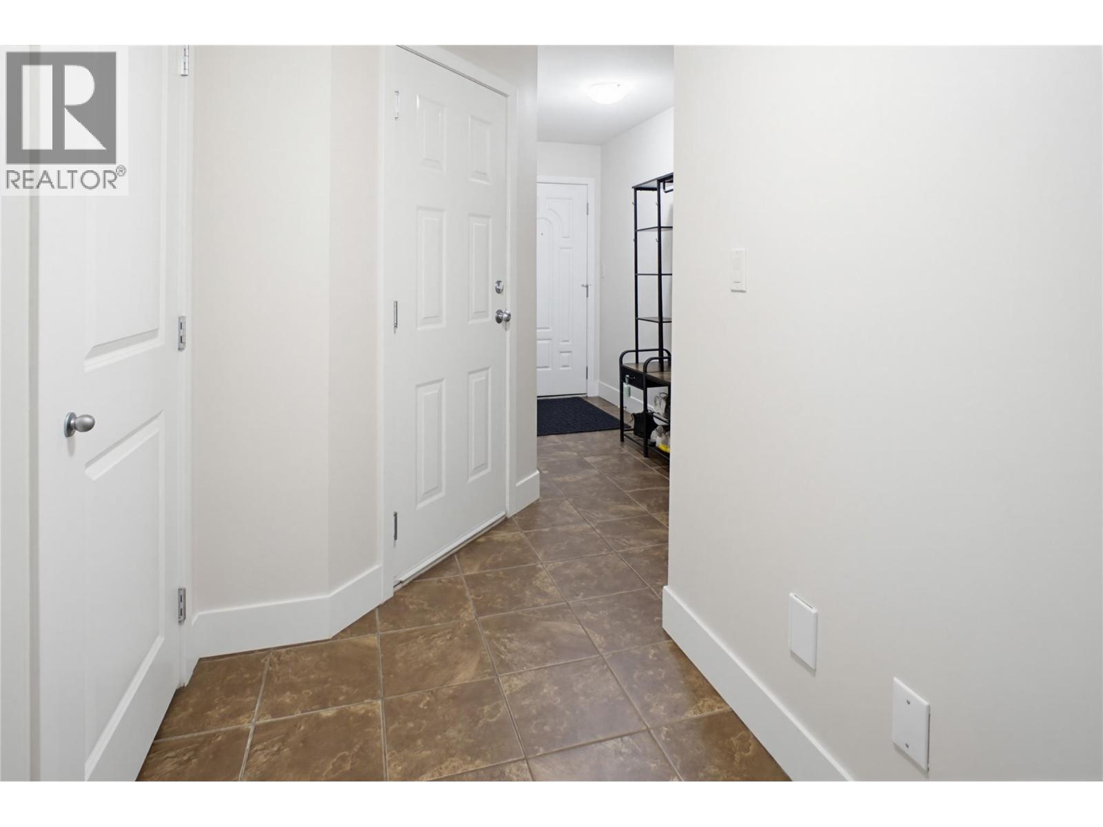 #6 2046 ROBSON PLACE - 22