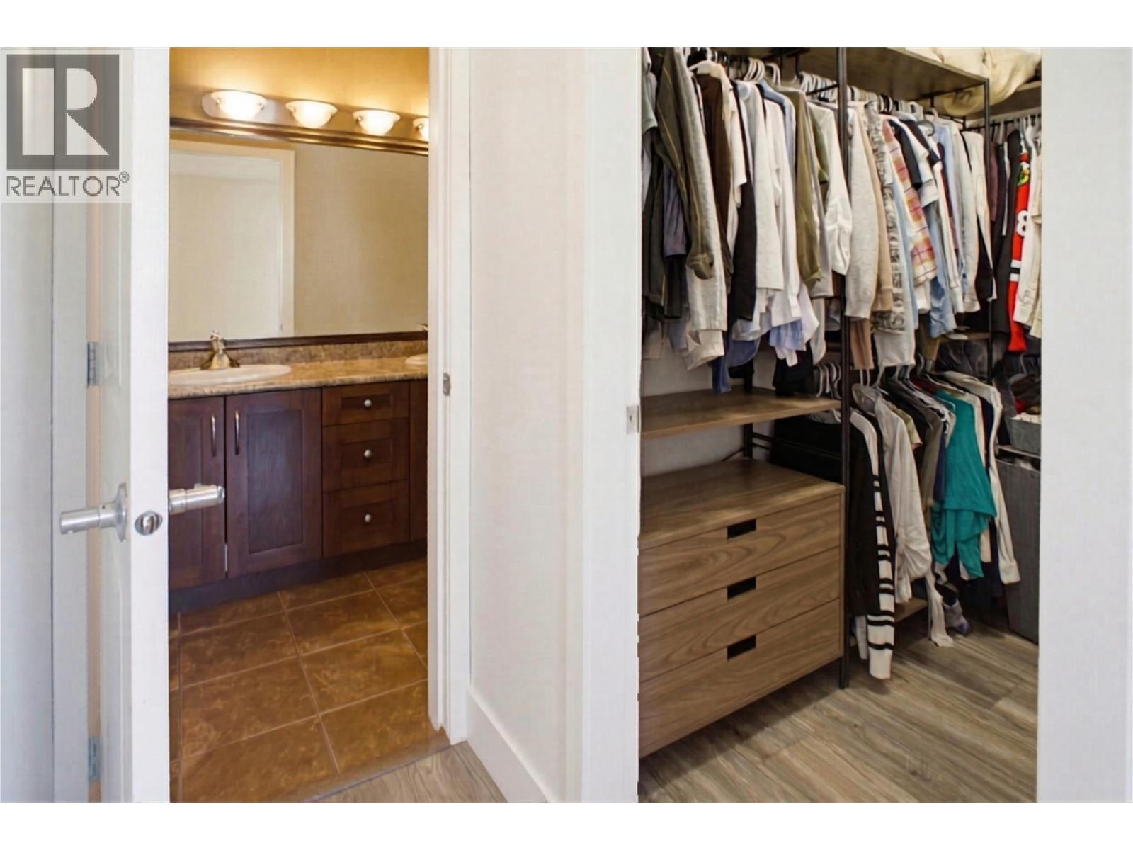 #6 2046 ROBSON PLACE - 32