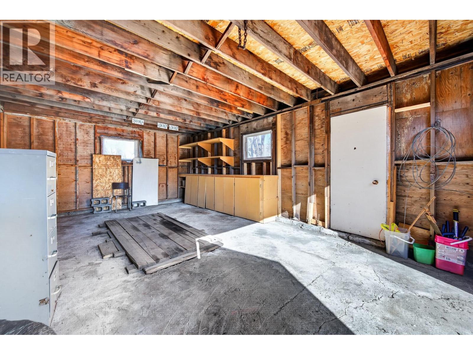 1034 LAROQUE STREET - 23