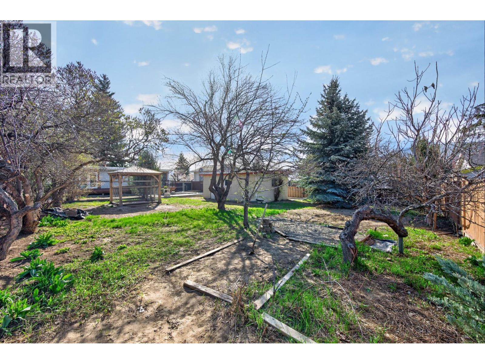 1034 LAROQUE STREET - 29