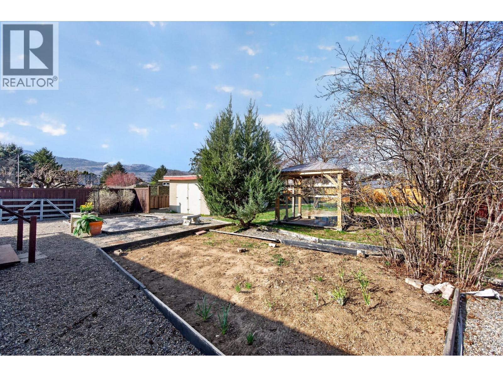 1034 LAROQUE STREET - 31