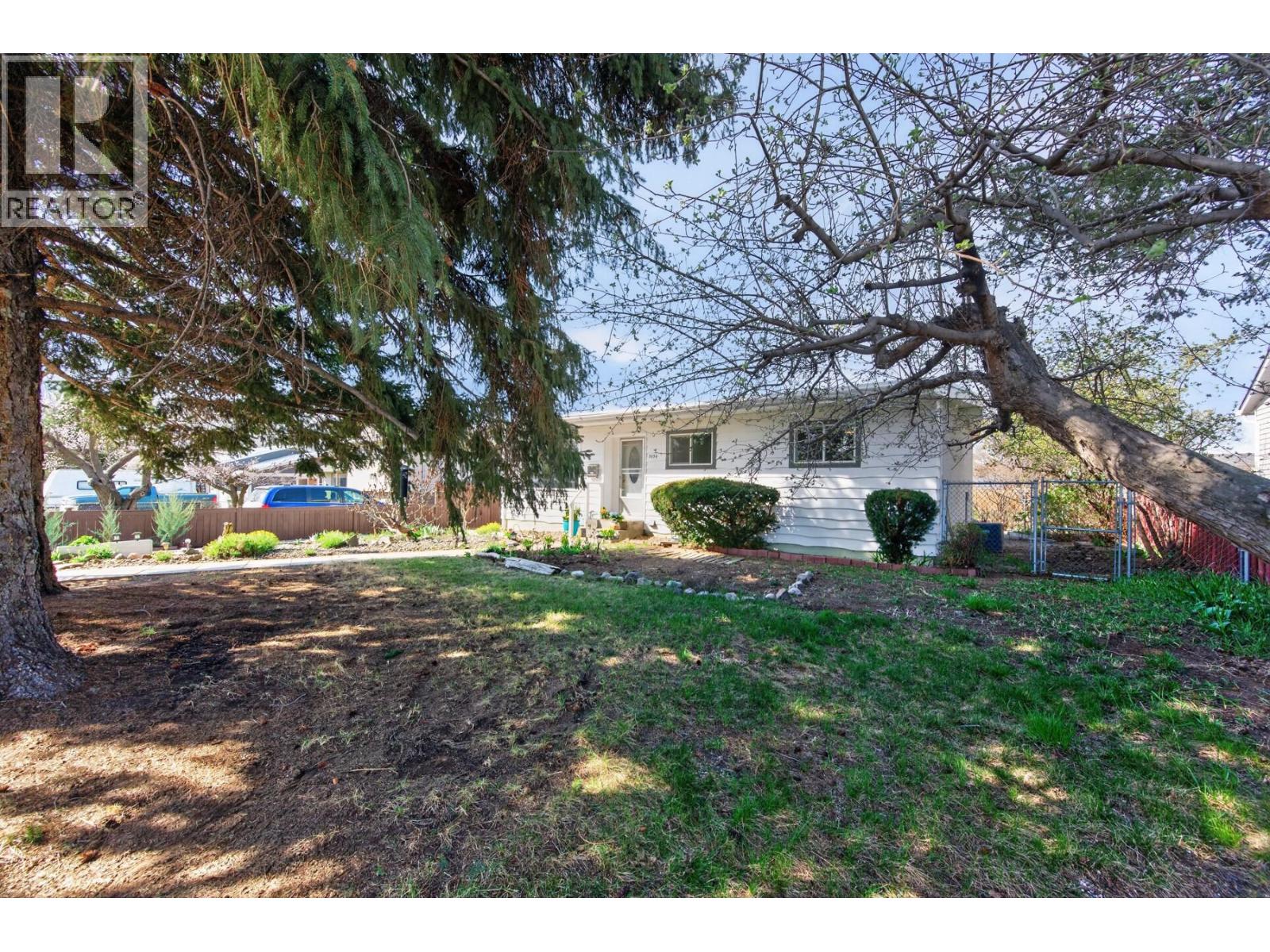 1034 LAROQUE STREET - 33