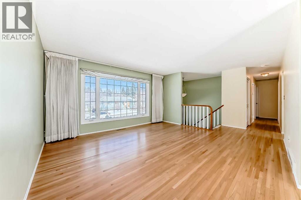 Single Family House Bi-level for Sale in  Huntham Road NE Huntington Hills Calgary 