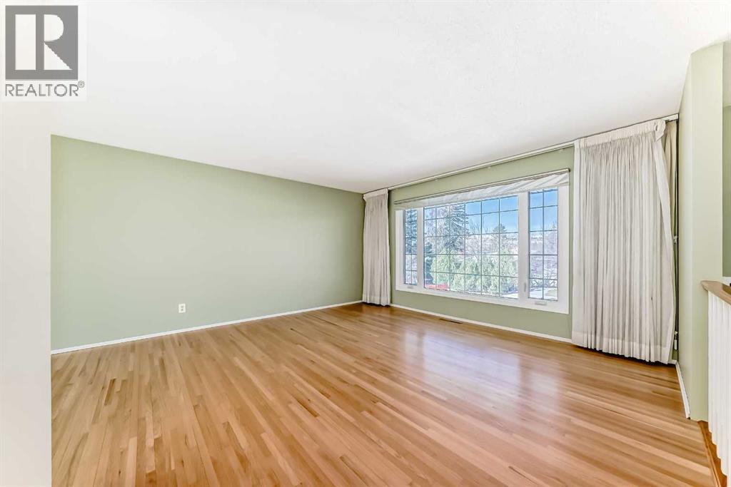 Single Family House Bi-level for Sale in  Huntham Road NE Huntington Hills Calgary 