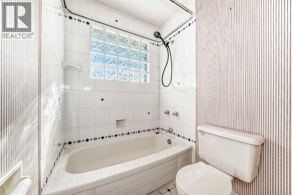 Single Family House Bi-level for Sale in  Huntham Road NE Huntington Hills Calgary 