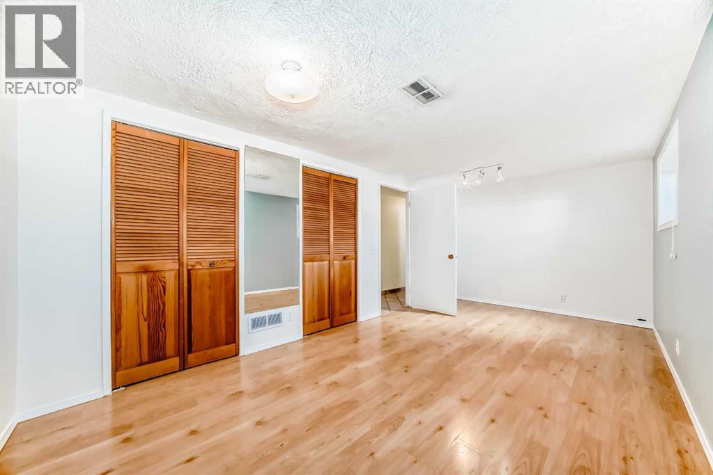 Single Family House Bi-level for Sale in  Huntham Road NE Huntington Hills Calgary 