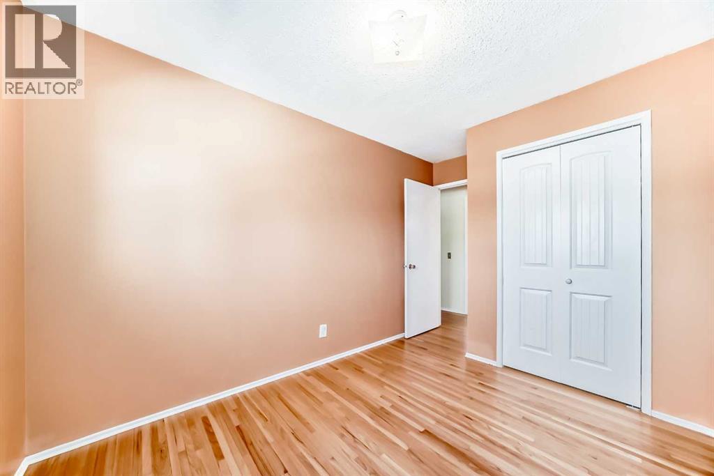 Single Family House Bi-level for Sale in  Huntham Road NE Huntington Hills Calgary 