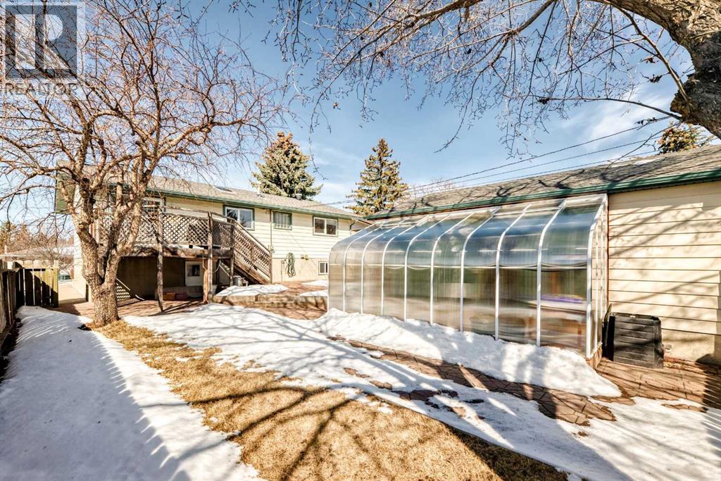 Single Family House Bi-level for Sale in  Huntham Road NE Huntington Hills Calgary 