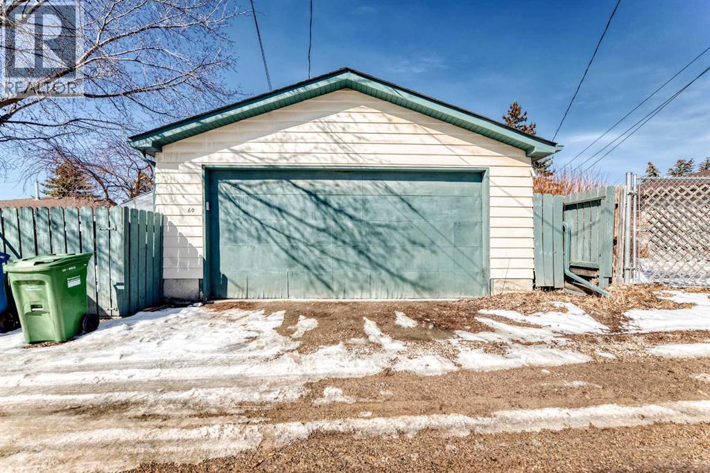 Single Family House Bi-level for Sale in  Huntham Road NE Huntington Hills Calgary 