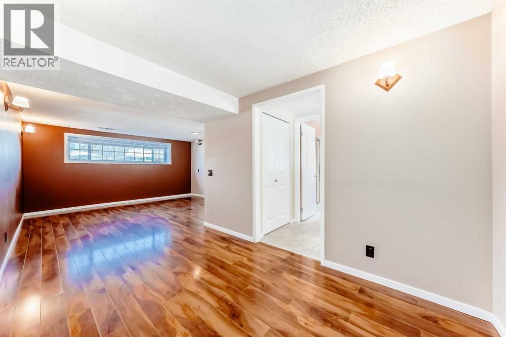 Single Family House Bi-level for Sale in  Huntham Road NE Huntington Hills Calgary 