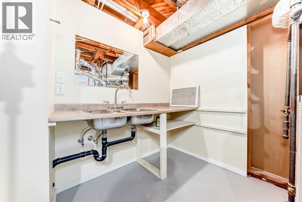 Single Family House Bi-level for Sale in  Huntham Road NE Huntington Hills Calgary 