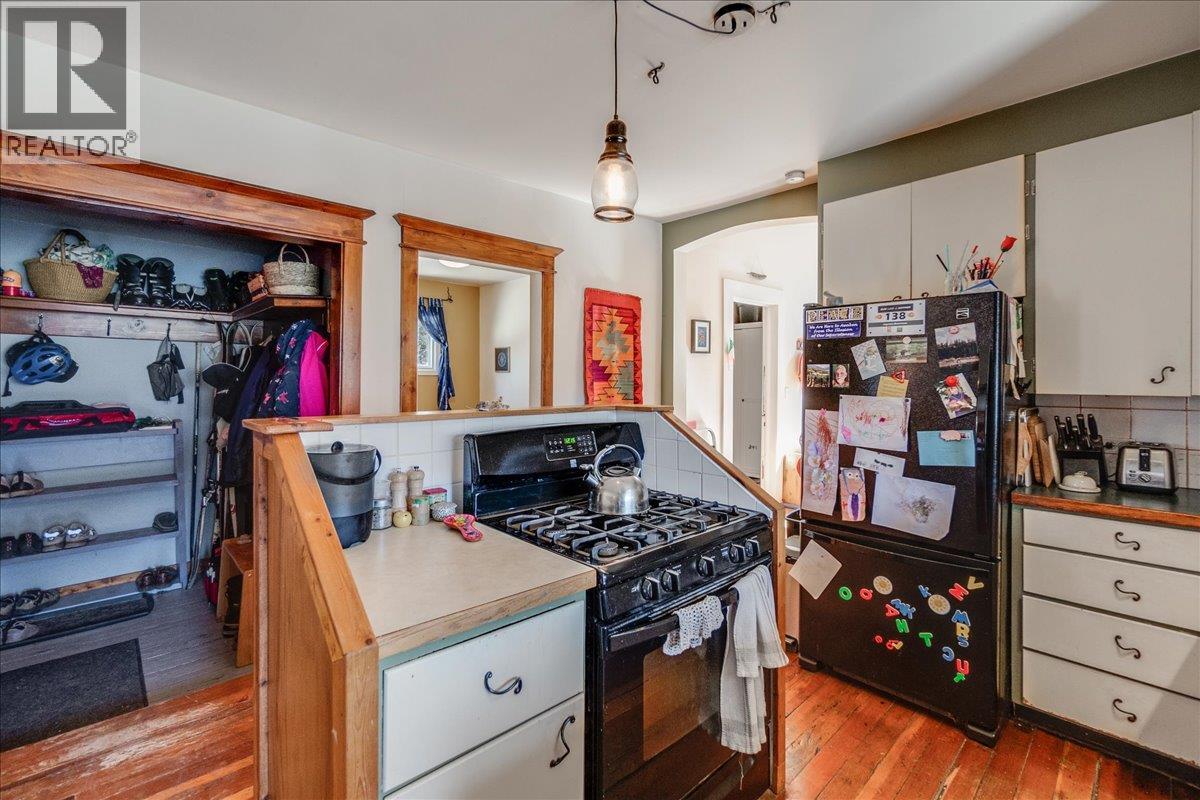 210 PARK STREET - 11