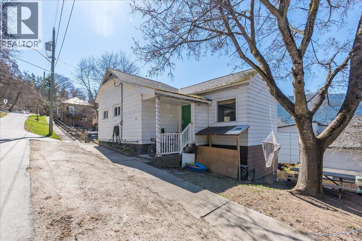 210 PARK STREET - Image 2