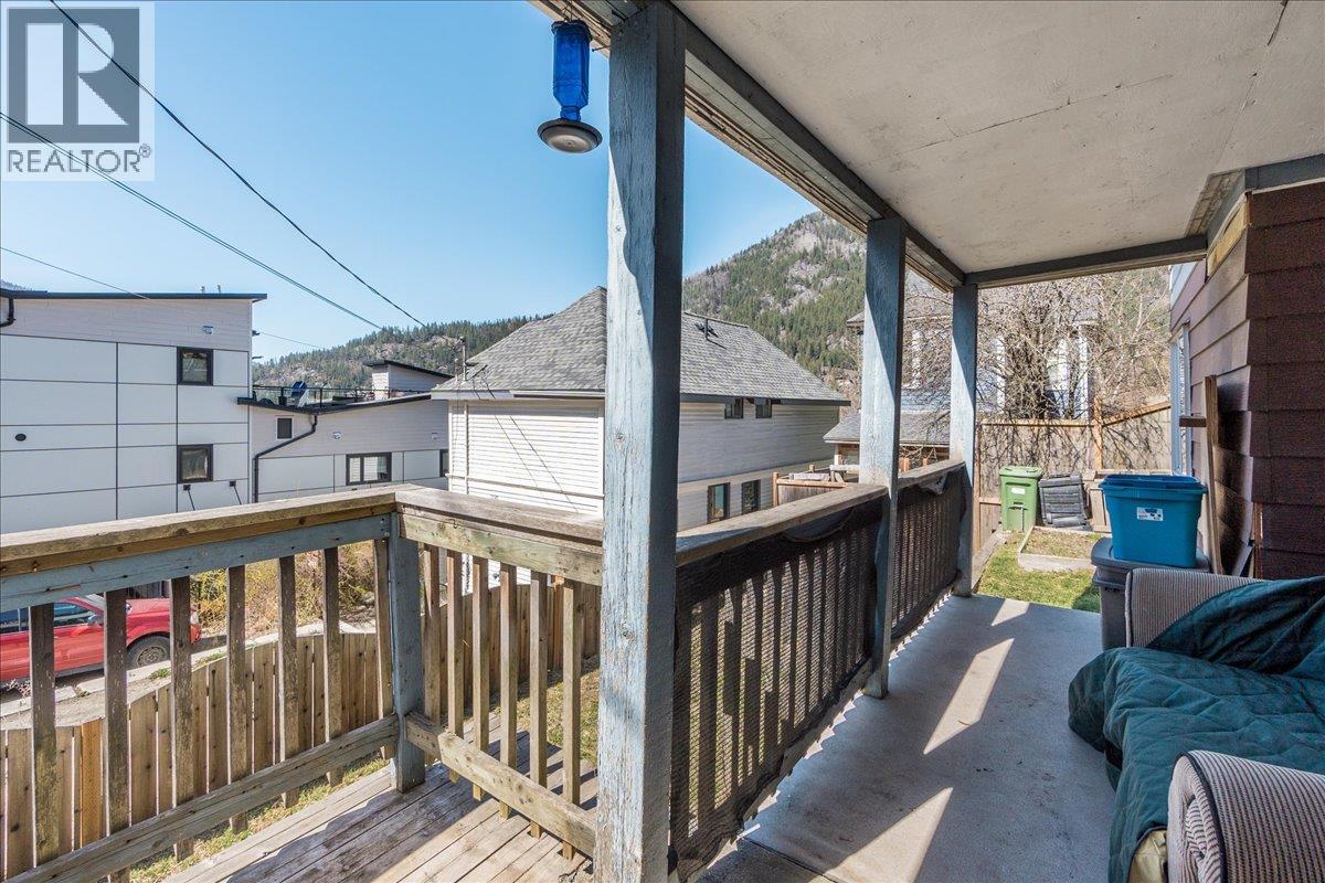 210 PARK STREET - 25