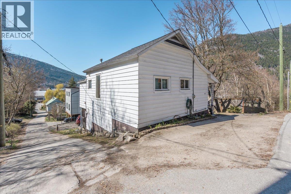 210 PARK STREET - 37