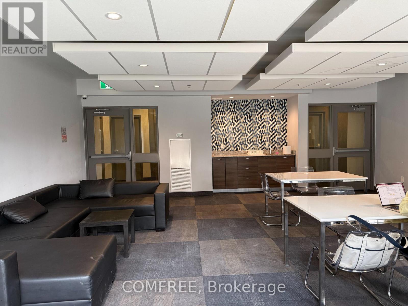 #2 318 SPRUCE STREET - 6