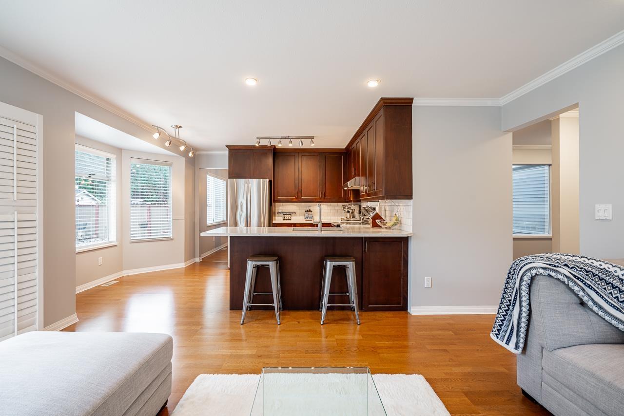 1285 163 A STREET, White Rock