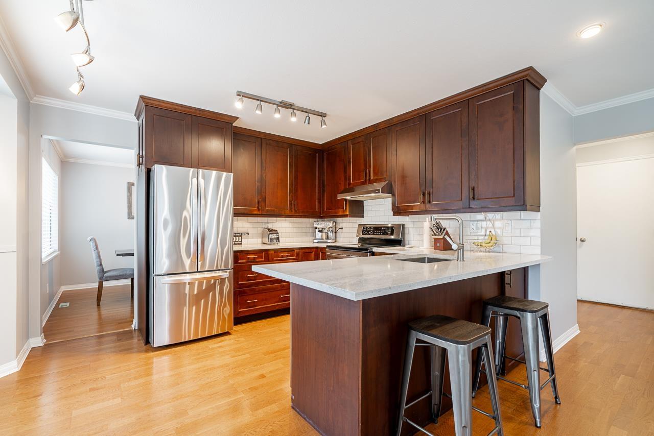 1285 163 A STREET, White Rock